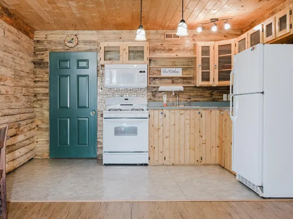 25266 Oak Knoll Trl, Osage, MN 56570