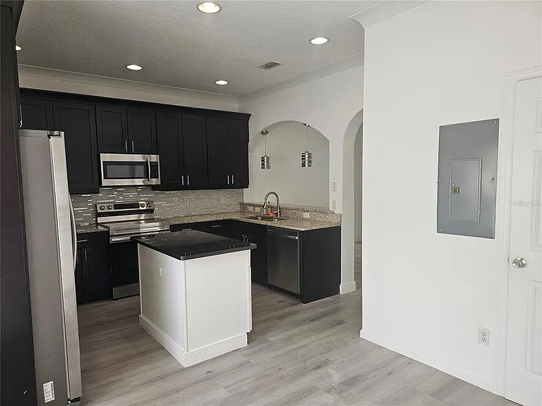 9153 Oak Fern Dr — Photo 10
