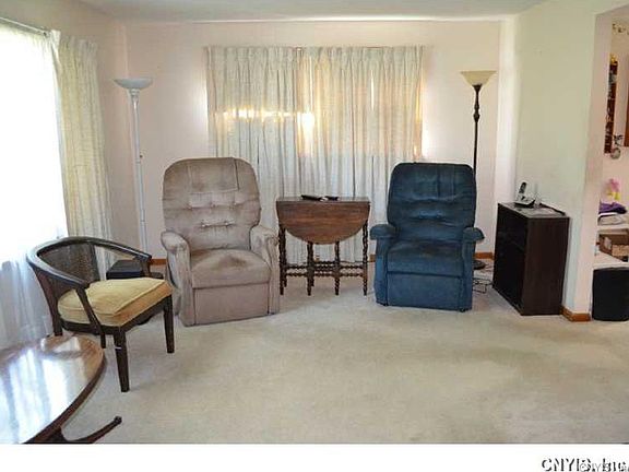 4th image of 5808 Sutton Dr