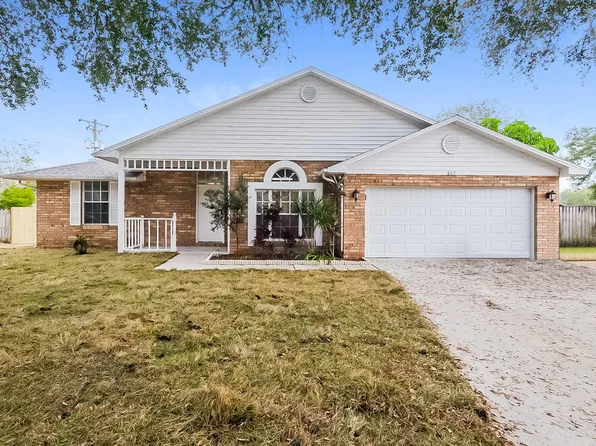 807 Greenbelt Cir, Brandon, FL 33510