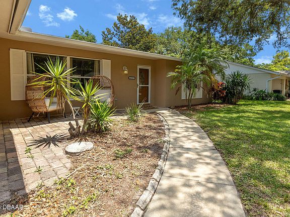 4th image of 833 Lucerne Cir