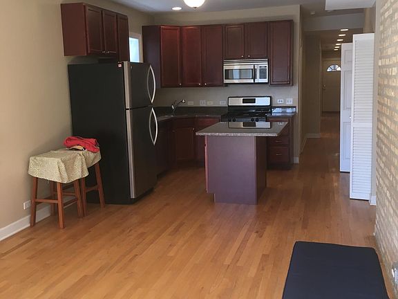 4th image of 3810 W Belle Plaine Ave