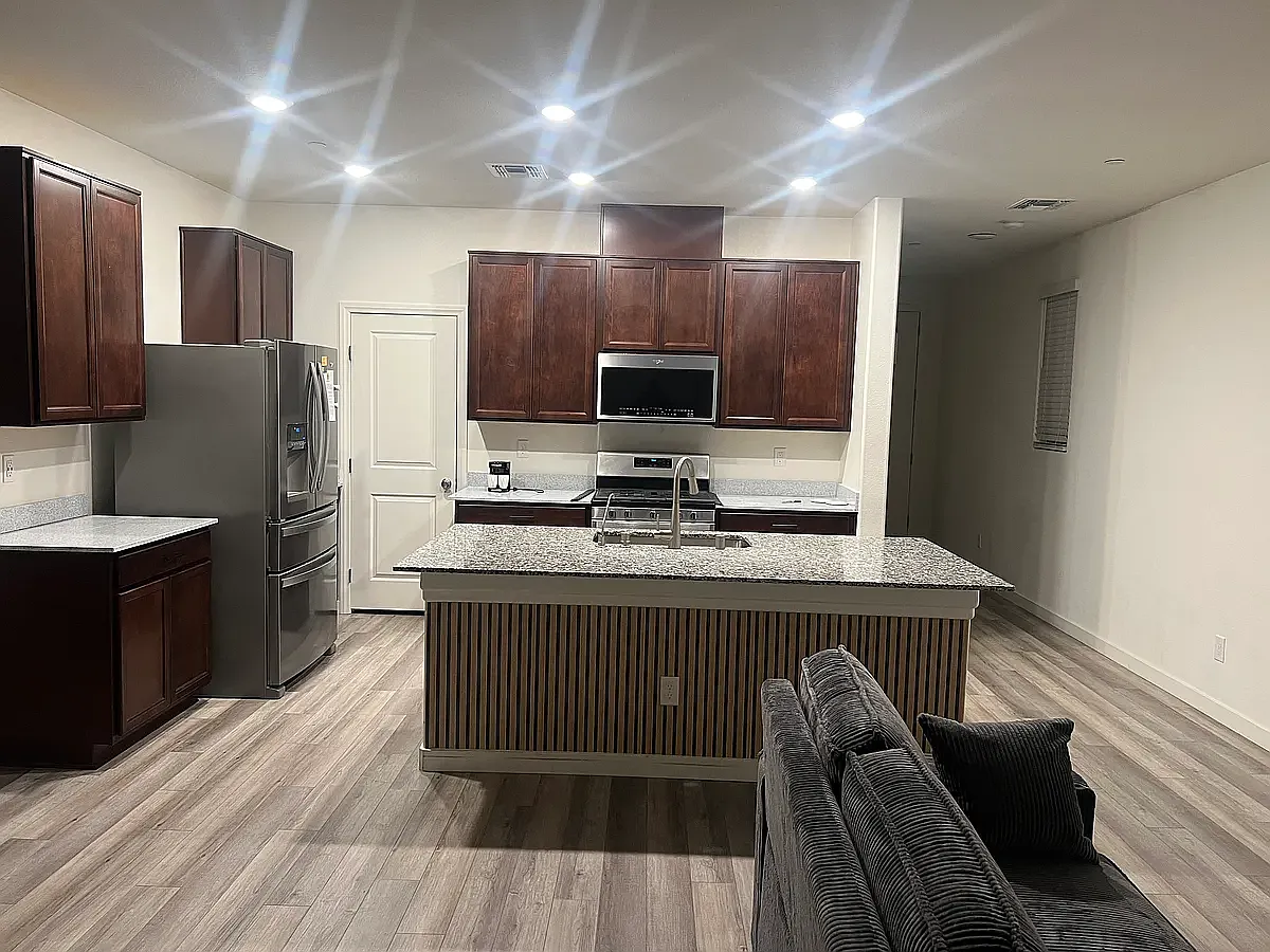 1 bed, 1780 sqft, $875 — Photo 2