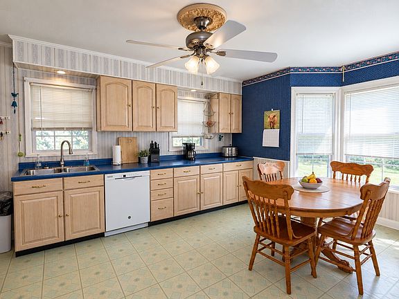 4th image of 1012 Opdyke St
