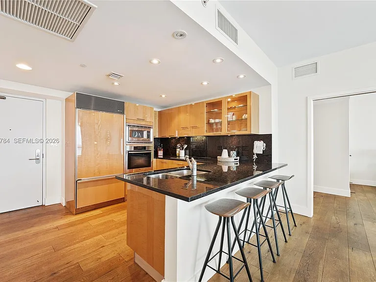 6799 Collins Ave #1506 — Photo 8
