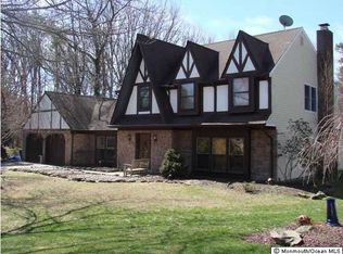 10 Sherman Ct, Manalapan, NJ