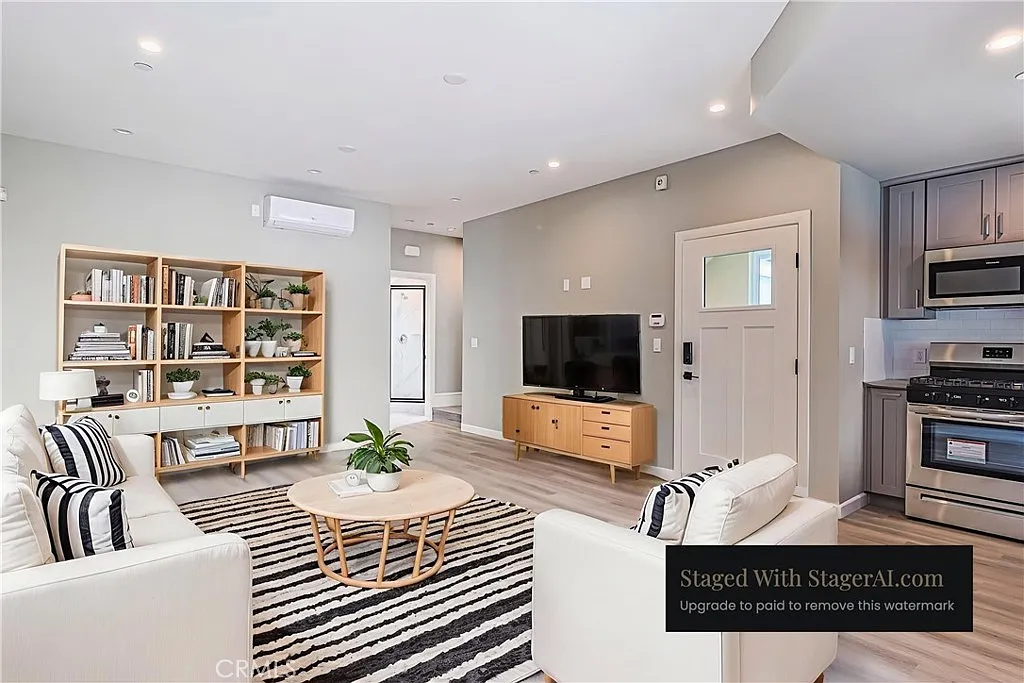 3 bed, 1369 sqft, $3,484 — Photo 1