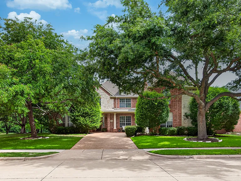 4633 Oak Shores Dr — Photo 2