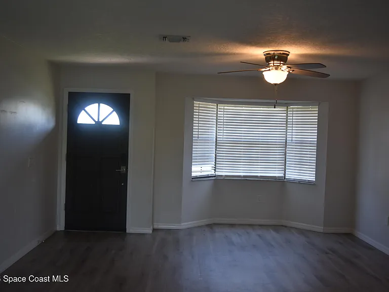 364 Brookedge St NE — Photo 2