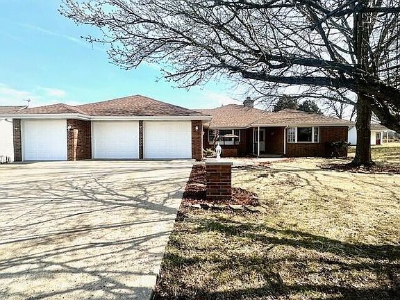 2nd image of 216 Deano Road