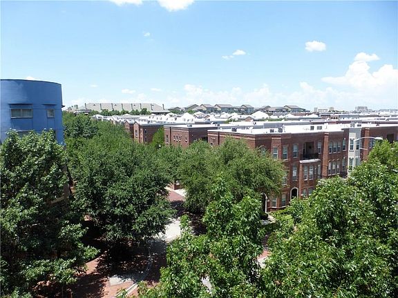4th image of 5055 Addison Cir Penthouse 407