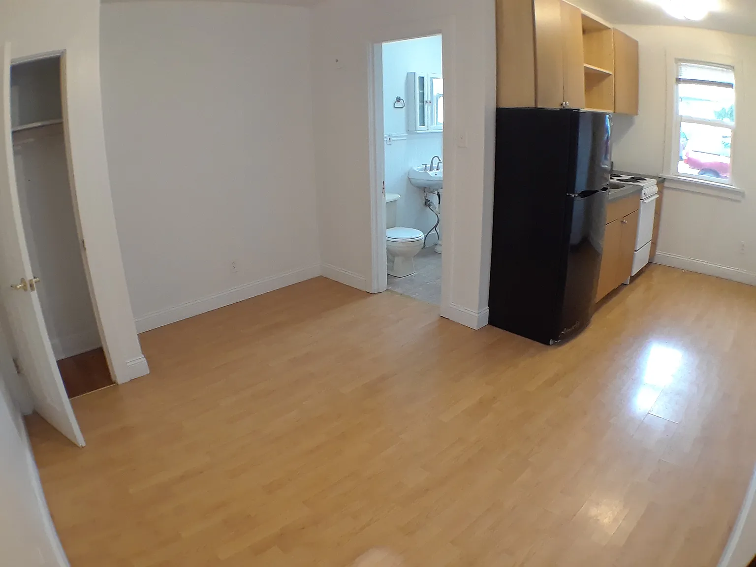 3929 Aurora Ave N — Photo 3