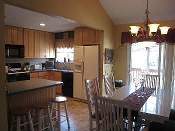 2nd image of 71 Richard Ave