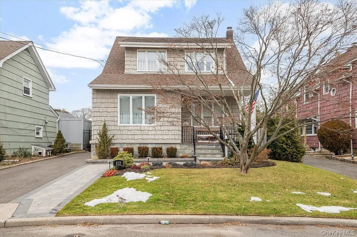 112 Longworth Avenue photo 1