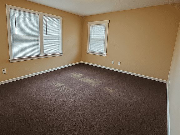 4th image of 2035 W Grand Ave