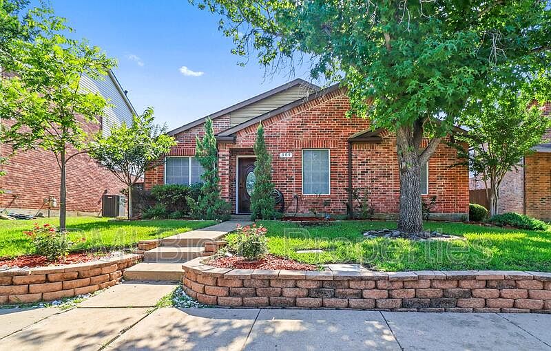 1st image of 909 Elizabeth Dr