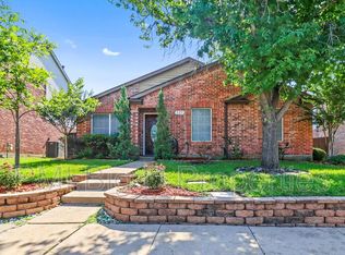 909 Elizabeth Dr, Lewisville, TX 75067