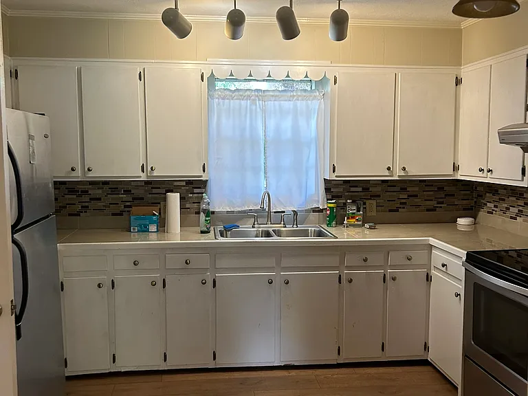 621 Miller St — Photo 15