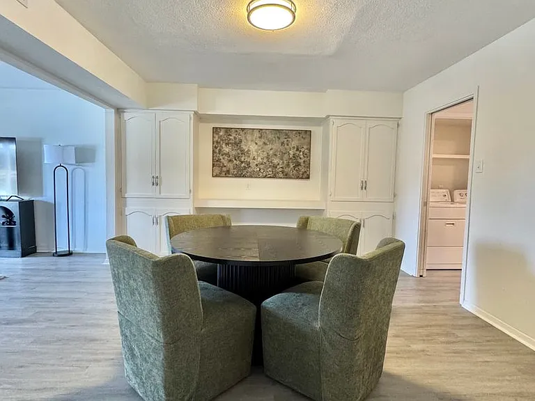 2408 Lindenwood Dr — Photo 12