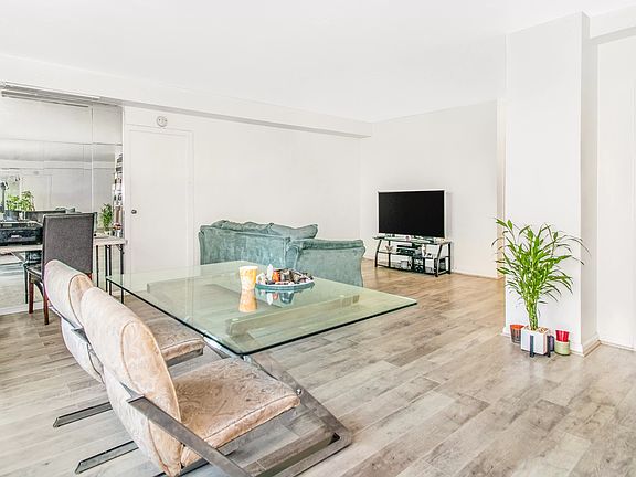 5th image of 8 Fordham Hill Oval APT 8G