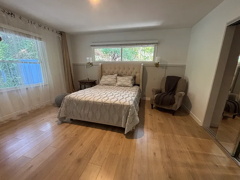 4736 Zelzah Ave — Photo 15