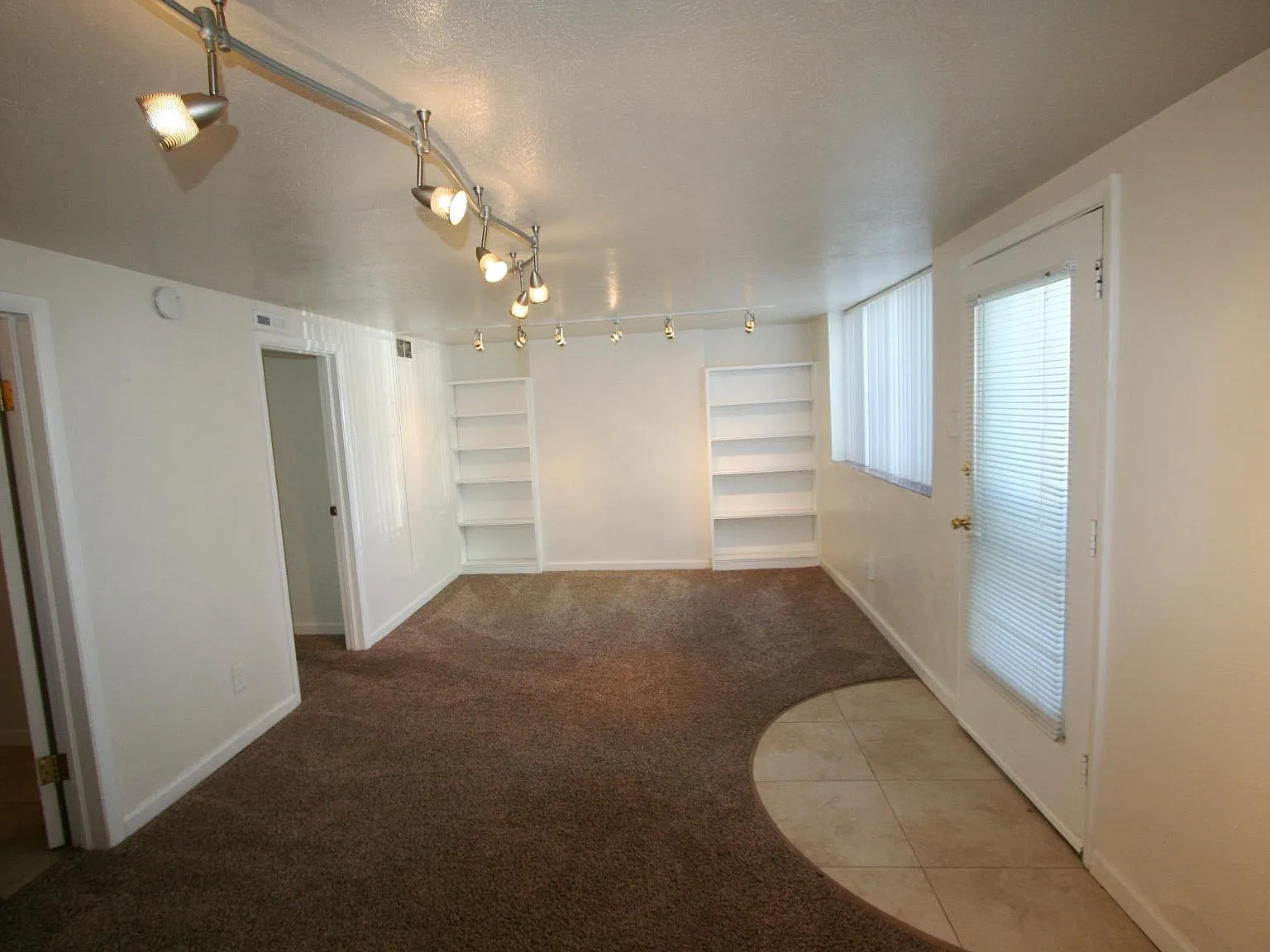 2 bed, 900 sqft, $1,895 — Photo 4