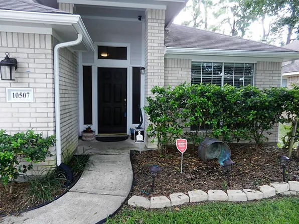 10507 Knoll Bend Ln, Houston, TX 77070