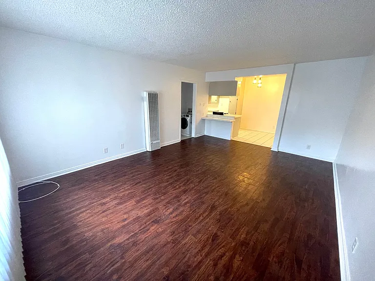 1853 Harbor Ave #2 — Photo 2