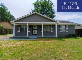 819 W Raines Rd, Memphis, TN 38109