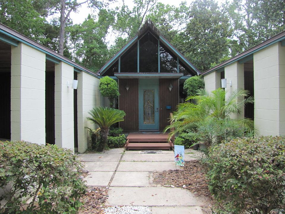 1st image of 526 Lakefield Ln