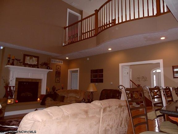 4th image of 629 Deer Creek Ln