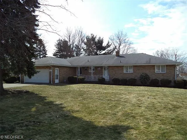 473 Park Dr photo 1