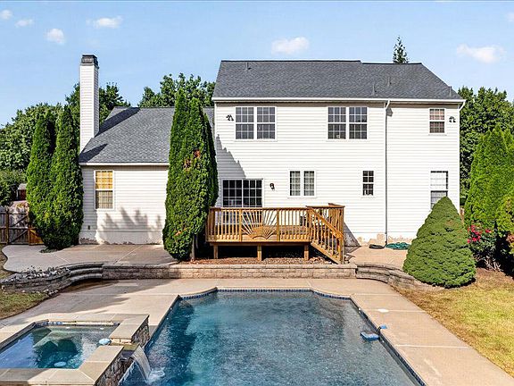 3rd image of 75 Long Meadow Rd