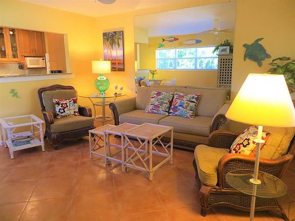 5th image of 1001 NE 8th Ave APT 115