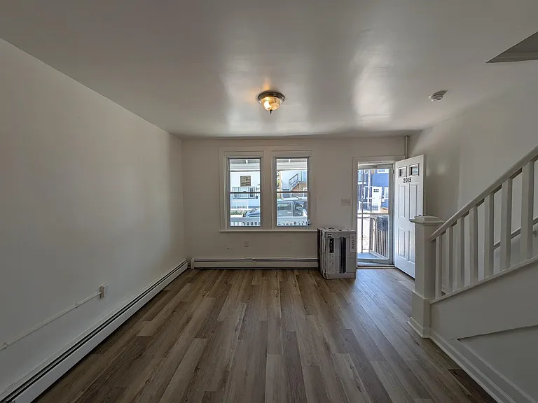 2015 Grant Ave — Photo 5