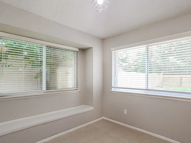 9723 Orangevale Dr — Photo 7