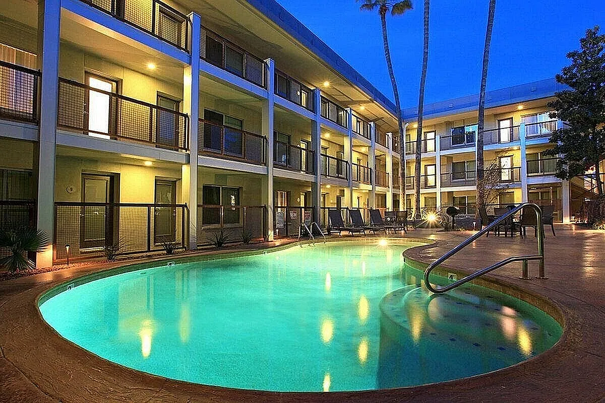 The Flats at Julian Drew Block — Photo 4