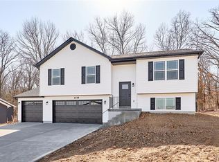 28710 Woodland Hts, Warrenton, MO 63383