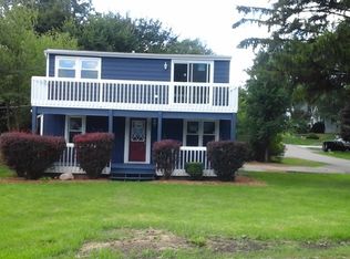 1920 E Cedarwood Cir, Round Lake Heights, IL 60073