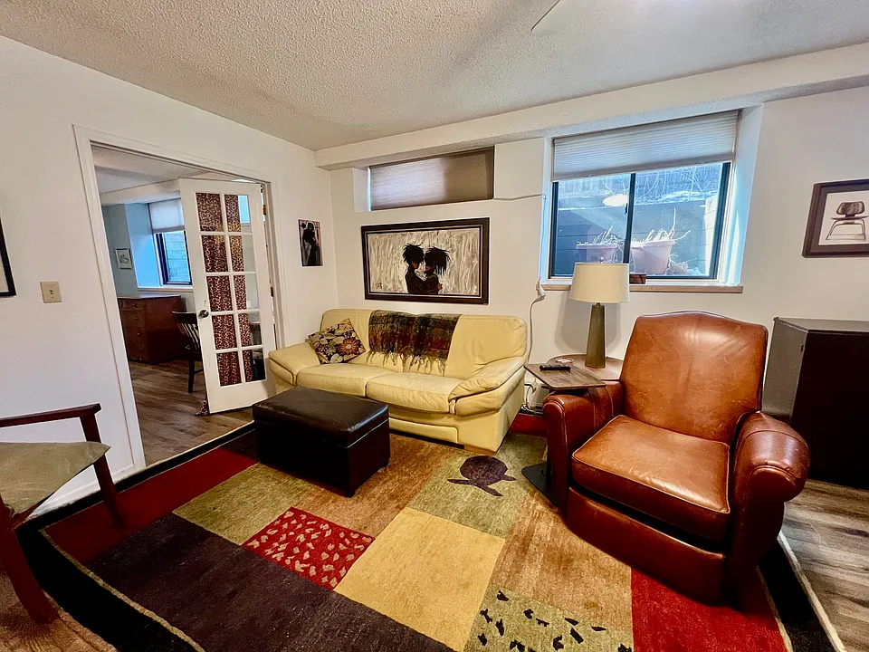 Fully furnished unit!