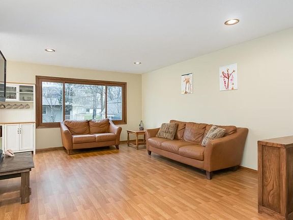 4th image of 3003 8th Ave