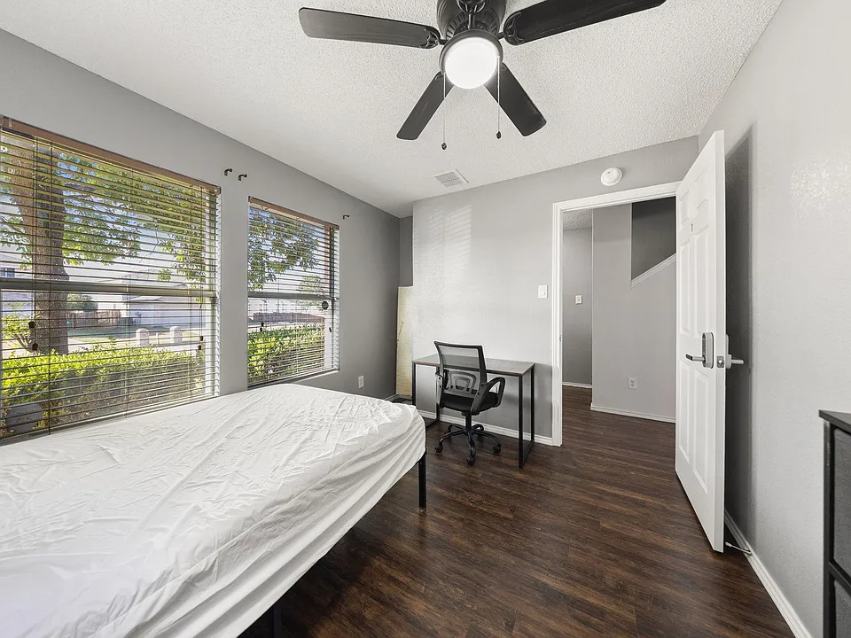 Canyonridge Dr