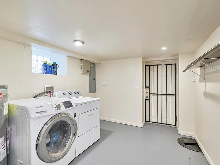 1421 N Park Pl — Photo 69