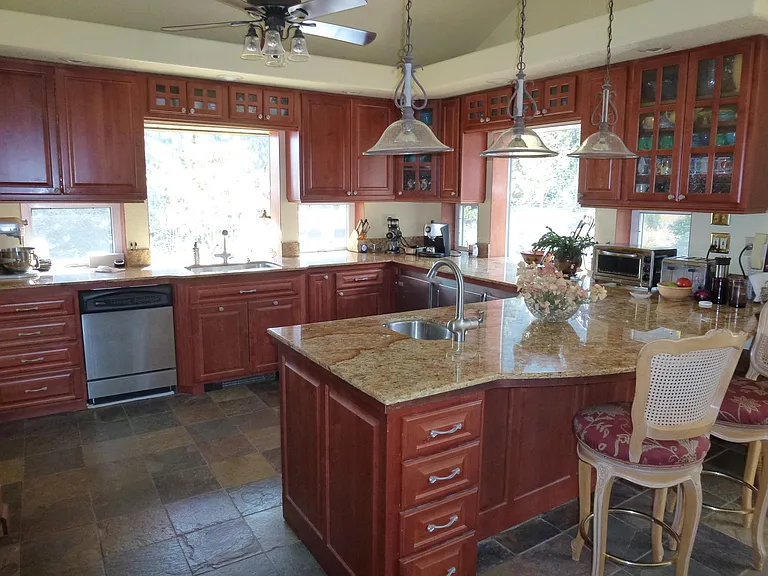 1405 Forest Rd — Photo 7