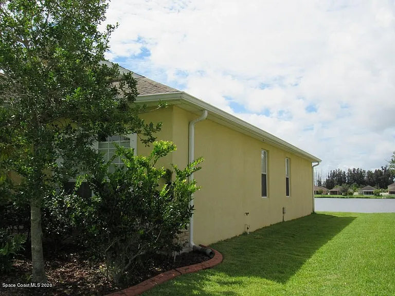 1741 Bridgeport Cir — Photo 4