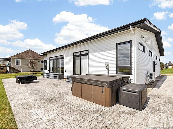 4th image of 42 Kervin Cres