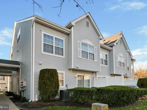 67 Shinnecock Hills Ct, Howell, NJ 07731