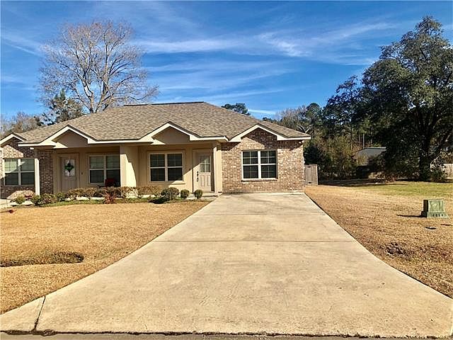 2nd image of 200A Village Oaks Blvd