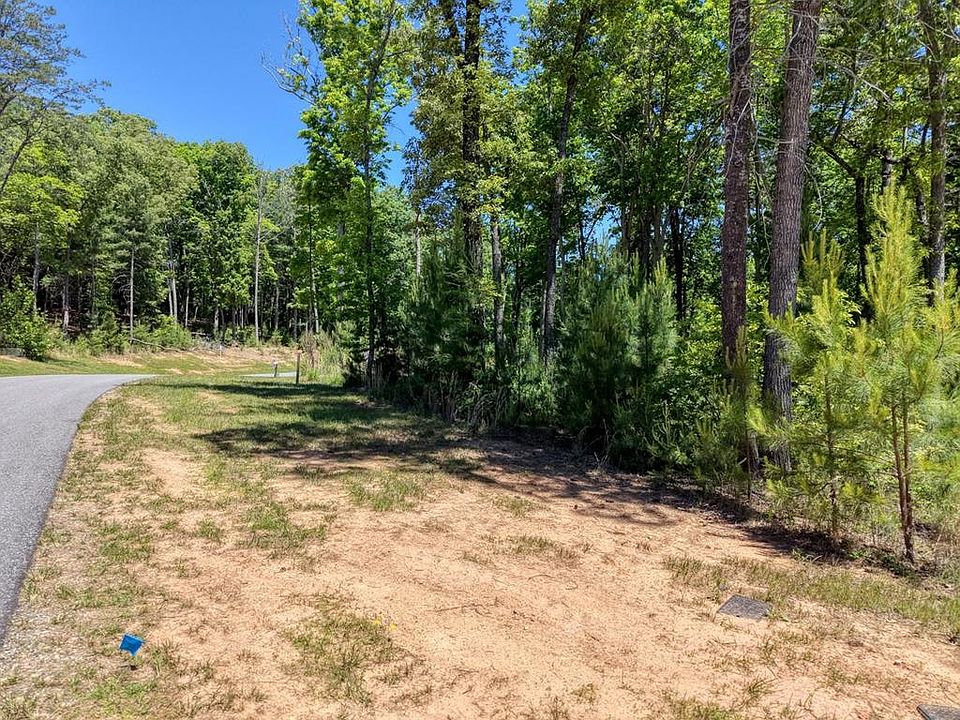 1st image of 165 Highland Frg