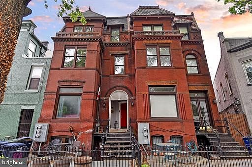 2nd image of 802 Rhode Island Ave NW